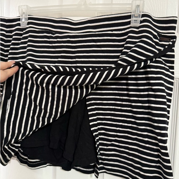 Jones New York Black and White Striped Mini Skirt - Picture 4 of 5